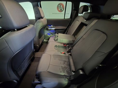 Used 2025 Mercedes-Benz GLB 250 4MATIC image 12