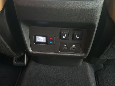 Used 2023 Nissan Rogue Platinum w/ Platinum Premium Package image 16