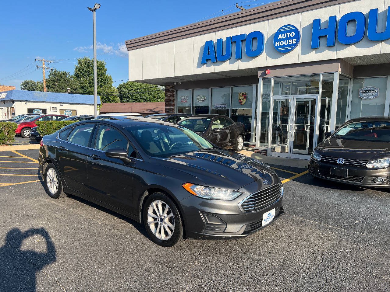 Used 2020 Ford Fusion SE FWD image 3