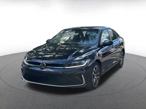 Used 2025 Volkswagen Jetta SE image 7