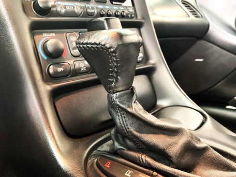 Used 1998 Chevrolet Corvette Coupe w/ Roof Pkg image 10