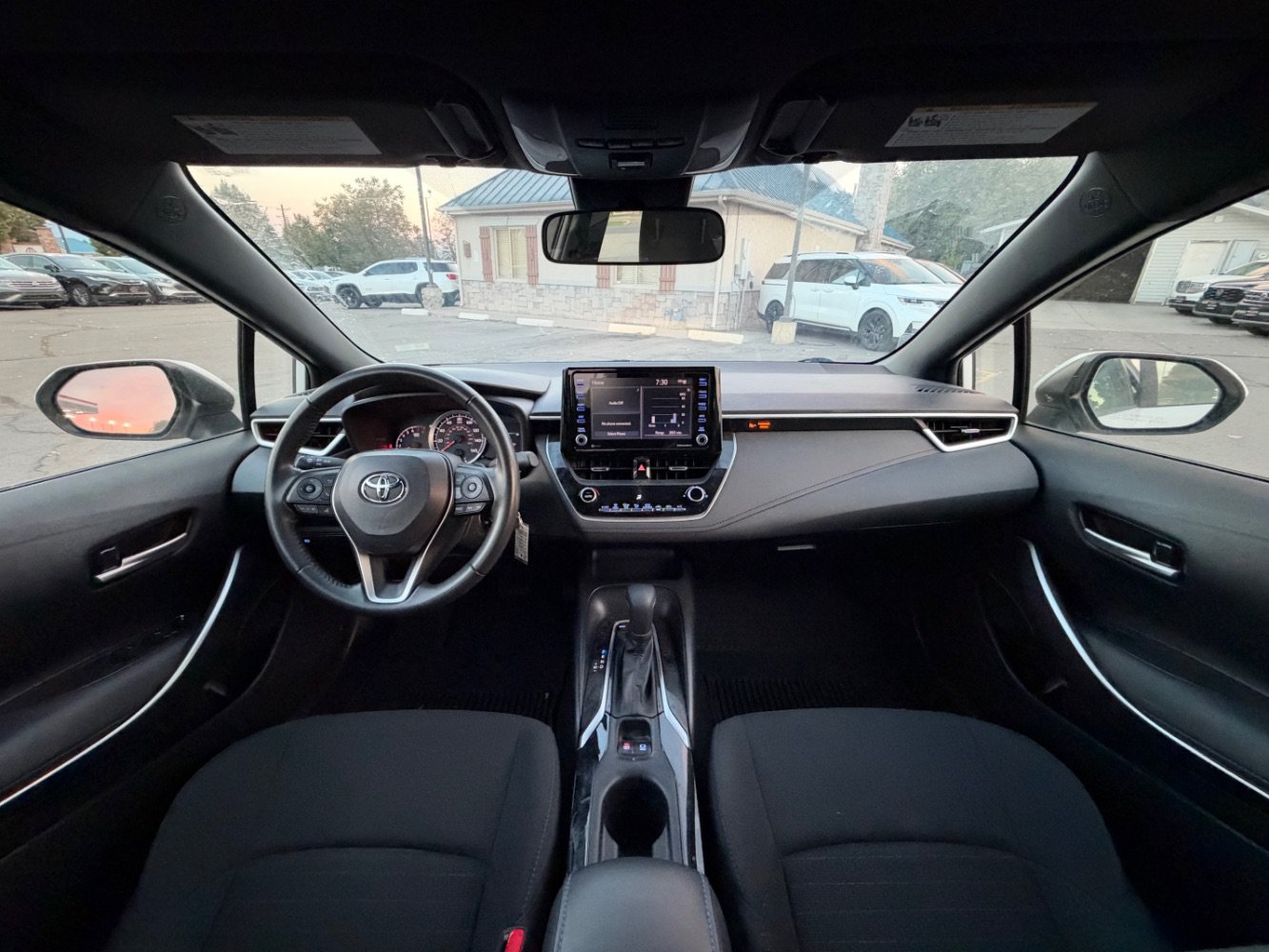 Used 2022 Toyota Corolla SE FWD image 11