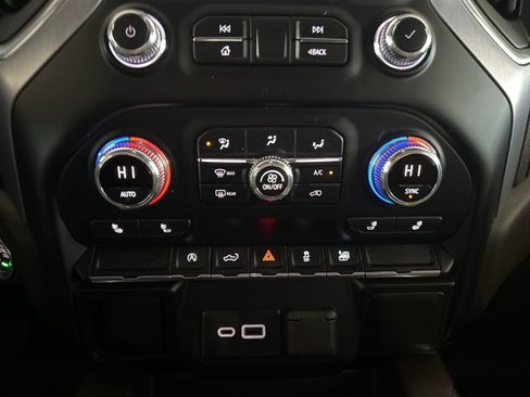 Used 2020 GMC Sierra 1500 Elevation w/ Elevation Value Package image 18