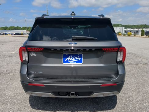 Certified 2025 Ford Explorer Active w/ Active Comfort Package RWD image 4
