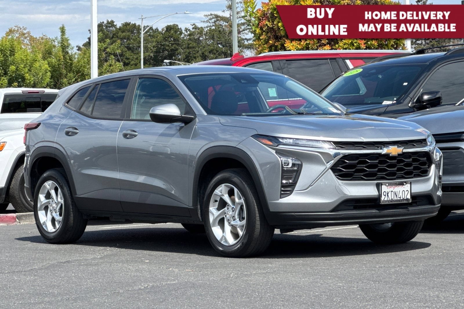 Used 2024 Chevrolet Trax LS w/ LS Convenience Package FWD image 1