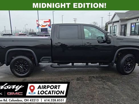 Used 2024 Chevrolet Silverado 2500 LT w/ Midnight Edition image 9