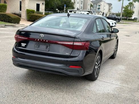 Used 2025 Volkswagen Jetta SE FWD image 20