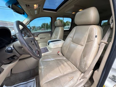 Used 2012 Chevrolet Suburban LTZ AWD/4WD image 11