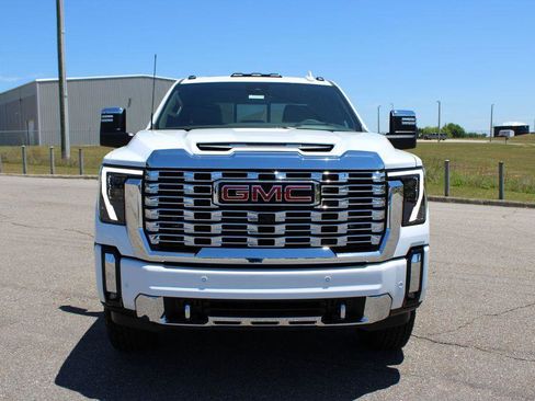 New 2026 GMC Sierra 2500 Denali w/ Denali Reserve Package AWD/4WD image 4
