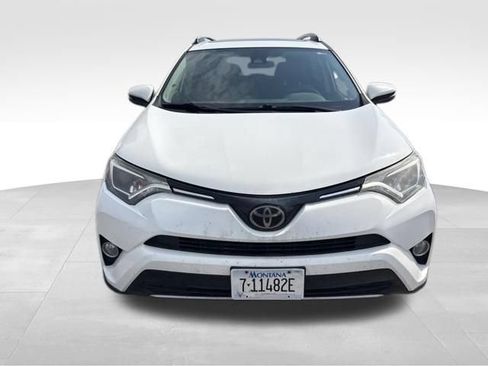 Used 2018 Toyota RAV4 XLE AWD/4WD image 4