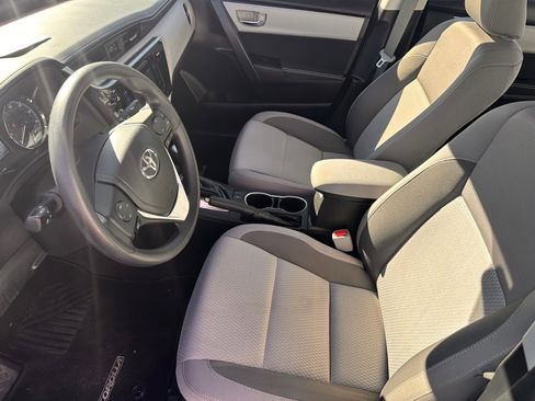 Used 2017 Toyota Corolla LE w/ Carpet Mat Package (TMS) FWD image 5