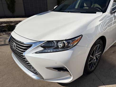 Used 2017 Lexus ES 350 image 6
