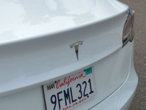 Used 2023 Tesla Model 3 Standard Range RWD image 30