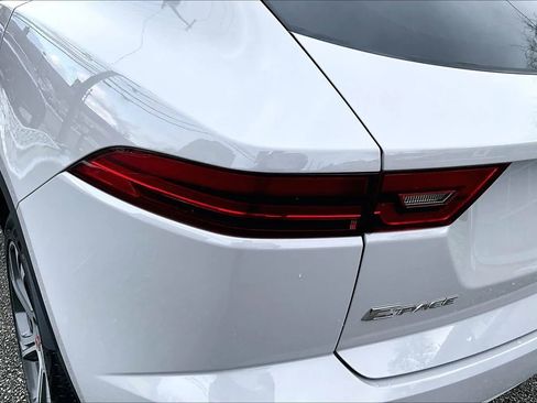 Used 2019 Jaguar E-PACE R-Dynamic SE image 30