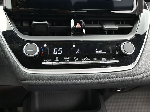 Used 2023 Toyota Corolla SE FWD image 12