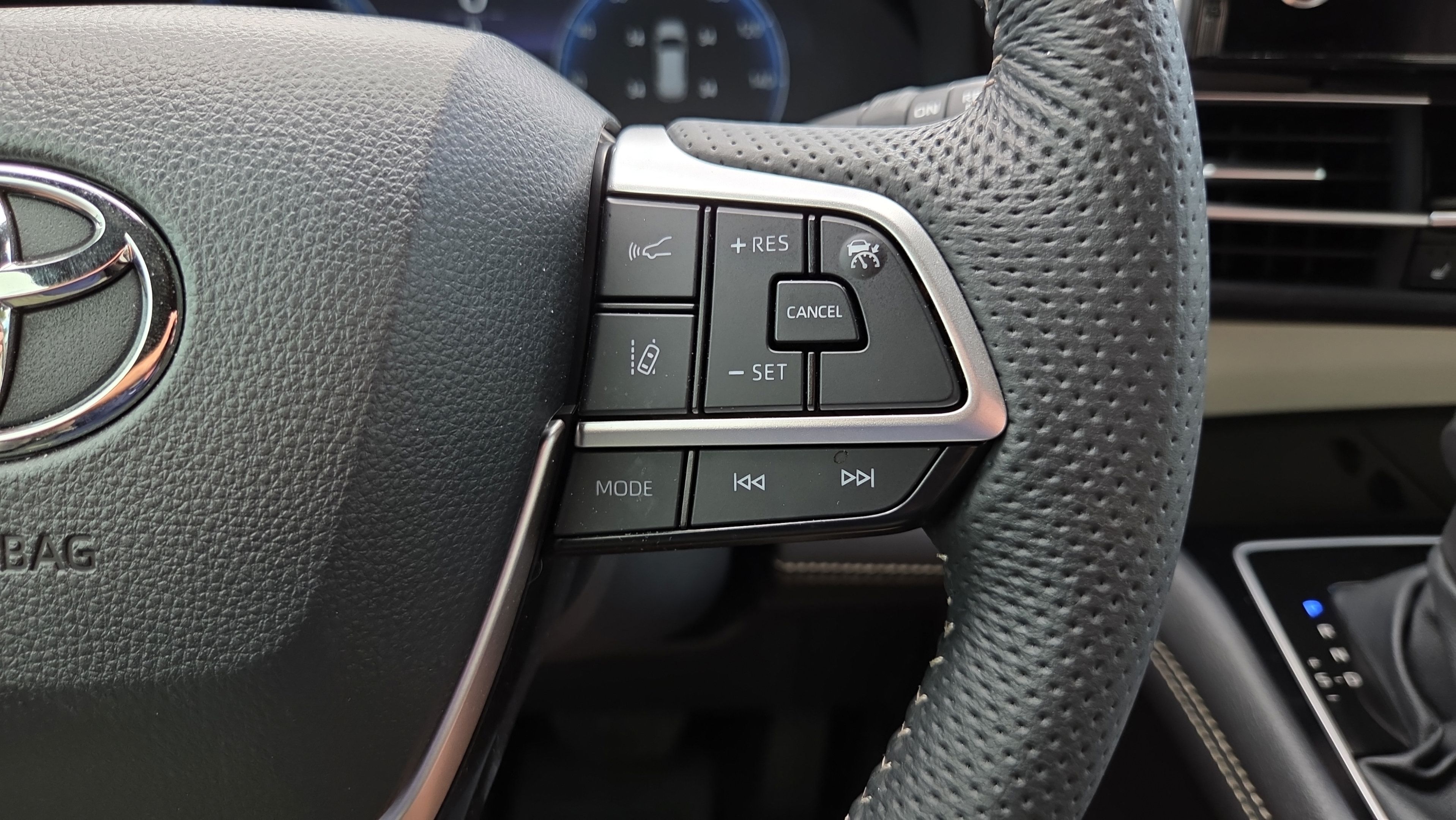Certified 2026 Toyota Sienna Limited AWD/4WD image 32
