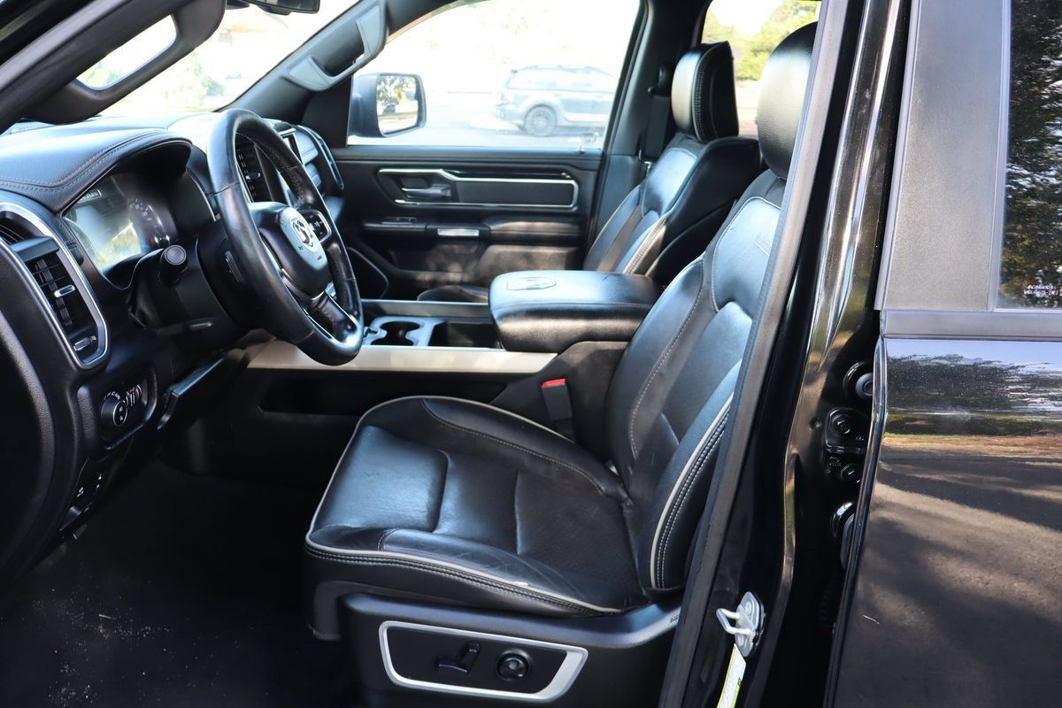Used 2019 RAM 1500 Laramie w/ Sport Appearance Package AWD/4WD image 19