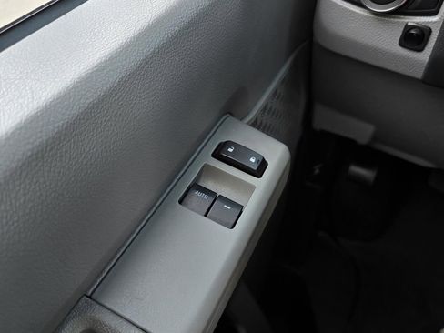 Used 2021 Ford E-450 and Econoline 450 Super Duty w/ Power Windows & Locks Group image 35