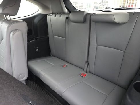 Certified 2023 Toyota Highlander XLE image 12