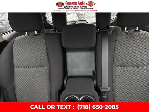 Used 2019 Nissan Pathfinder S AWD/4WD image 40