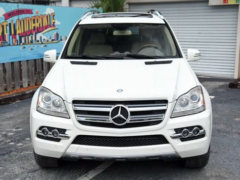 Used 2011 Mercedes-Benz GL 450 4MATIC image 2