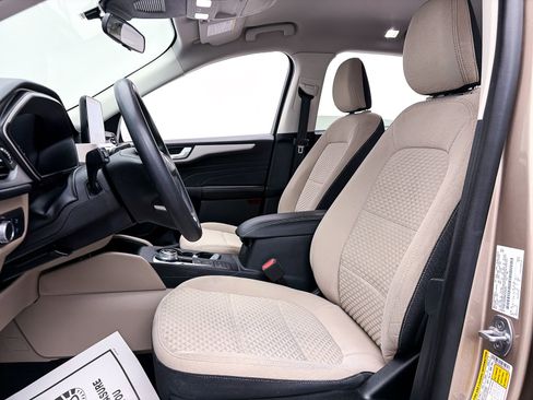 Used 2021 Ford Escape SE image 18