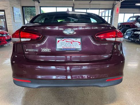 Used 2017 Kia Forte LX FWD image 6