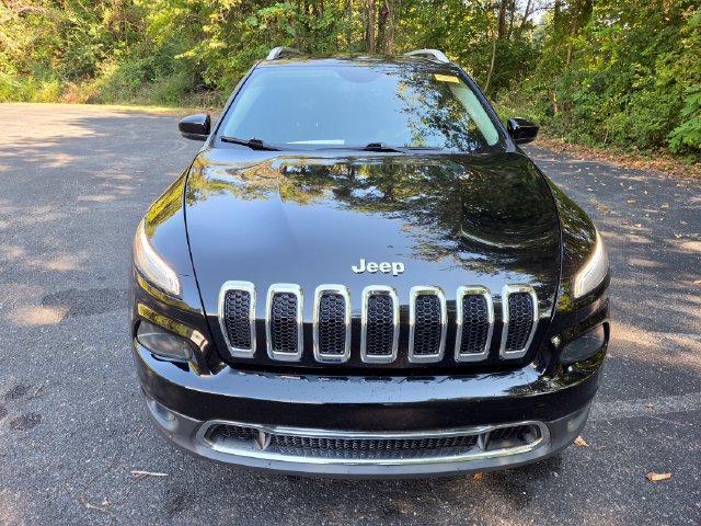 Used 2018 Jeep Cherokee Limited AWD/4WD image 2
