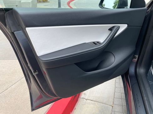 Used 2024 Tesla Model Y Long Range RWD image 26