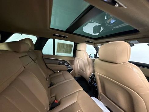 Used 2025 Land Rover Range Rover SE AWD/4WD image 34