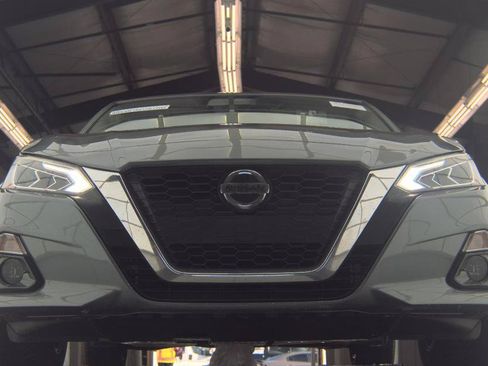 Used 2019 Nissan Altima 2.5 SL FWD image 3