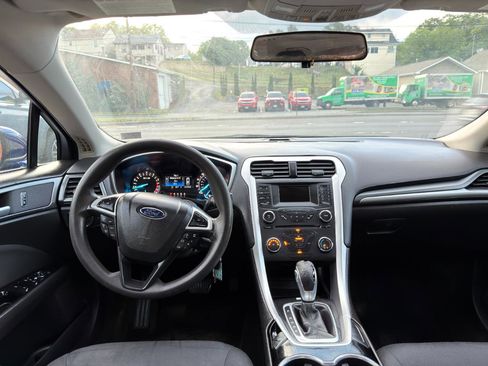 Used 2015 Ford Fusion SE FWD image 19