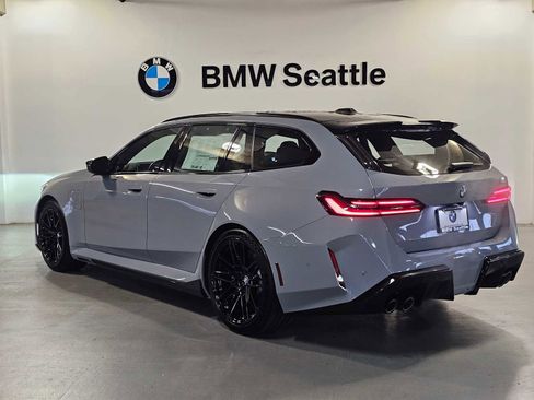New 2026 BMW M5 Touring image 4