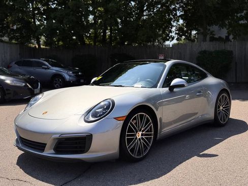 Used 2019 Porsche 911 Carrera 4S AWD/4WD image 2