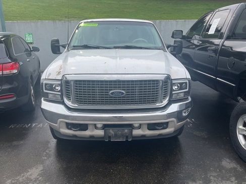 Used 2001 Ford Excursion Limited image 2