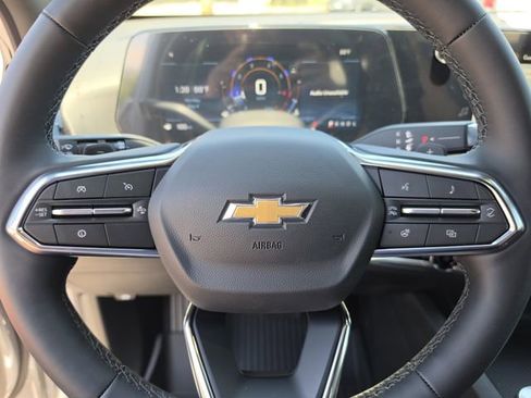 New 2026 Chevrolet Equinox LT w/ Safety and Technology Package FWD image 32