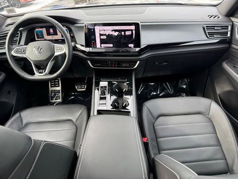 Used 2024 Volkswagen Atlas Cross Sport SEL R-Line image 14