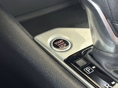 Used 2025 Nissan Altima 2.5 SV image 32