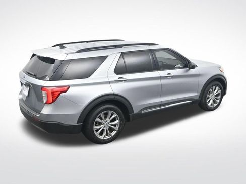 Used 2023 Ford Explorer XLT w/ Equipment Group 202A RWD image 27