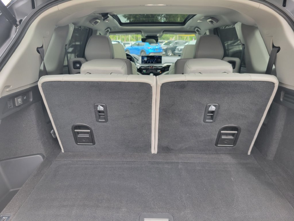 Used 2025 Acura MDX w/ Technology Package FWD image 8