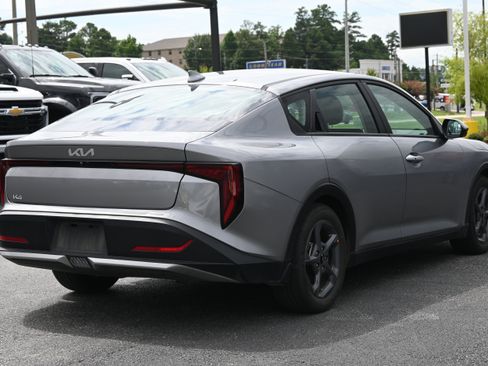 Used 2025 Kia K4 FWD image 11
