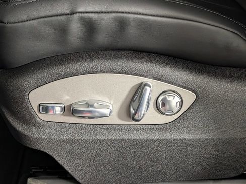 New 2026 Porsche Macan AWD/4WD image 28