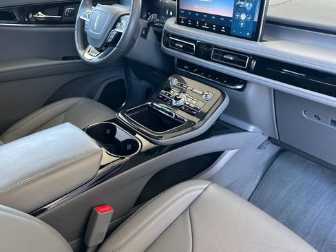 Used 2023 Lincoln Nautilus Reserve w/ Luxury Package FWD image 15