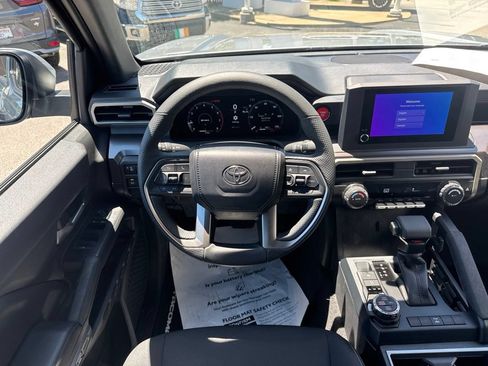 Certified 2026 Toyota Tacoma TRD Off-Road AWD/4WD image 26