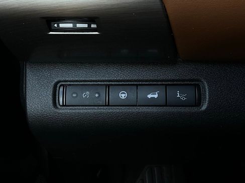 Used 2023 Nissan Pathfinder Platinum image 26