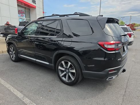 Used 2025 Honda Pilot Elite image 2