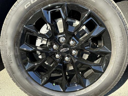 New 2026 Chevrolet Traverse LT w/ Midnight/Sport Edition image 8