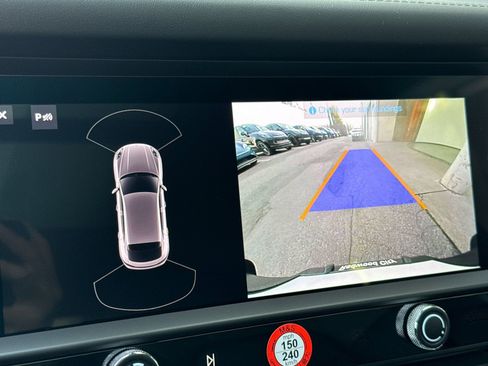 New 2026 Porsche Macan image 23