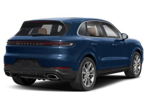 Certified 2024 Porsche Cayenne image 2