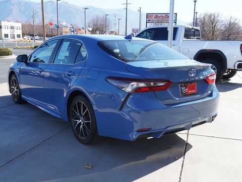 Used 2024 Toyota Camry SE image 6